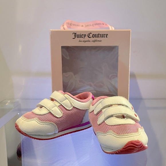 🦄 JUICY COUTURE 🦄 little girl sneakers. Size 3 - Picture 2 of 4